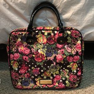 Betsey Johnson Laptop Bag, Floral 🎀